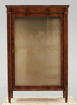 VITRINSKÅP, gustaviansk stil, 1800-tal.
