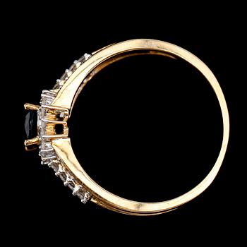 RING, 10 k guld, safir och briljanter tot ca 0.56 ct.