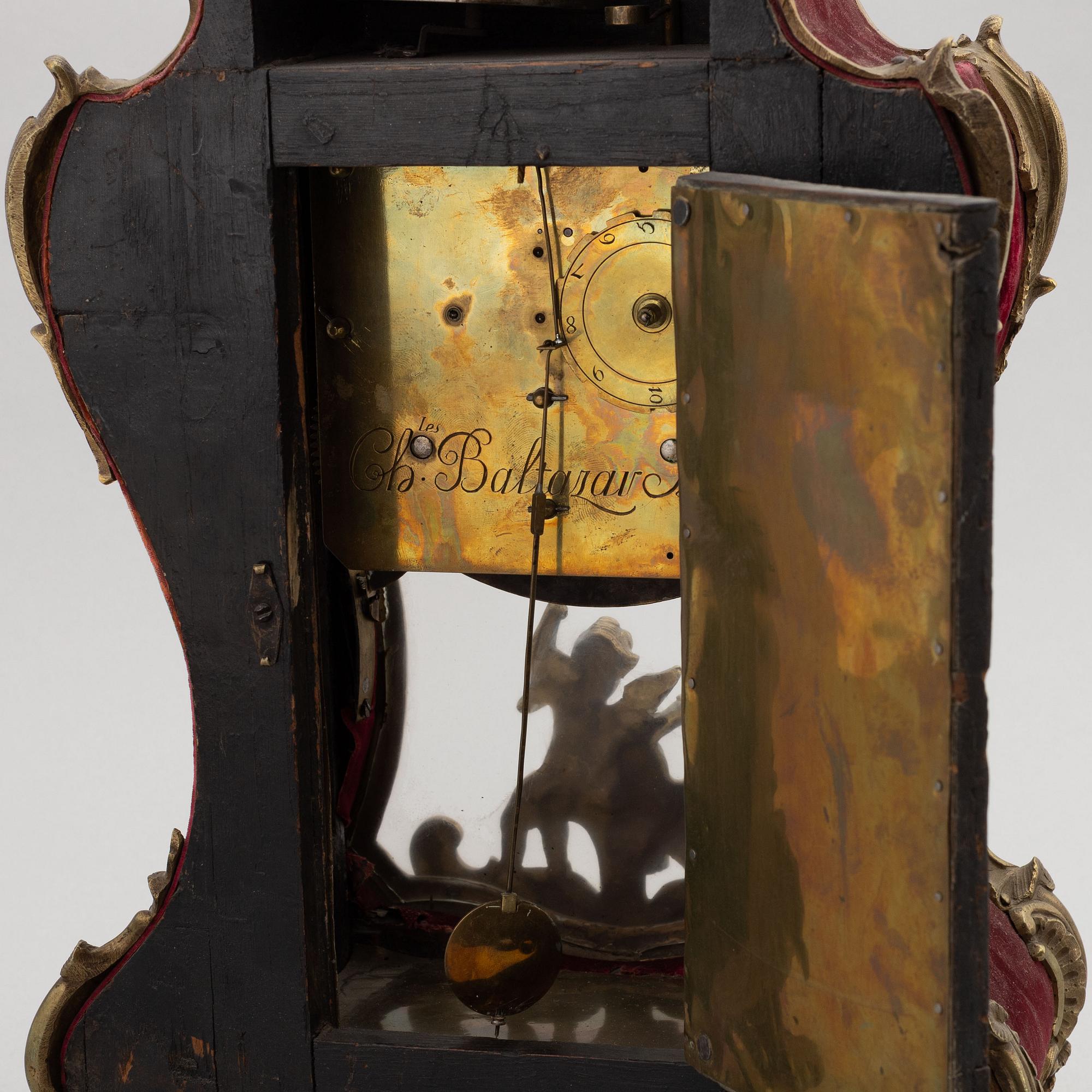 A Louis XV-style bracket clock, probably 19th century, dial and clockwork marked Charles Baltazar, Paris.