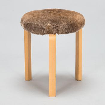 Alvar Aalto, pall, modell 60, Artek 2010. Klädseln design av Ilse Crawford.