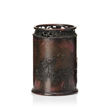 893. A Japaneze bronze brush pot, Meiji (1868-1912).