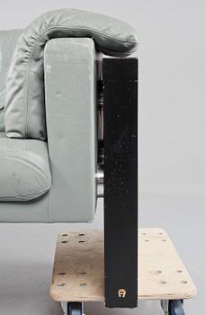 SOFFA, Etienne Aigner, 1900-talets fjärde kvartal.