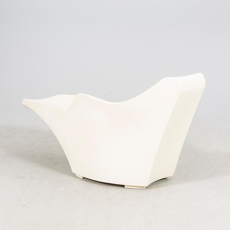 Tokujin Yoshioka, Liggfåtölj,  "Tokyo Pop Dormeuse Chair" för Driade sent 1900-tal.