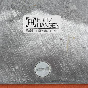 Arne Jacobsen, fåtöljer, ett par, "Svanen", Fritz Hansen, Danmark, 1980.