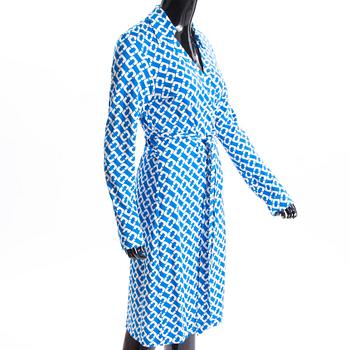 KLÄNNINGAR, 2 st, Diane von Furstenberg, storlek 44.