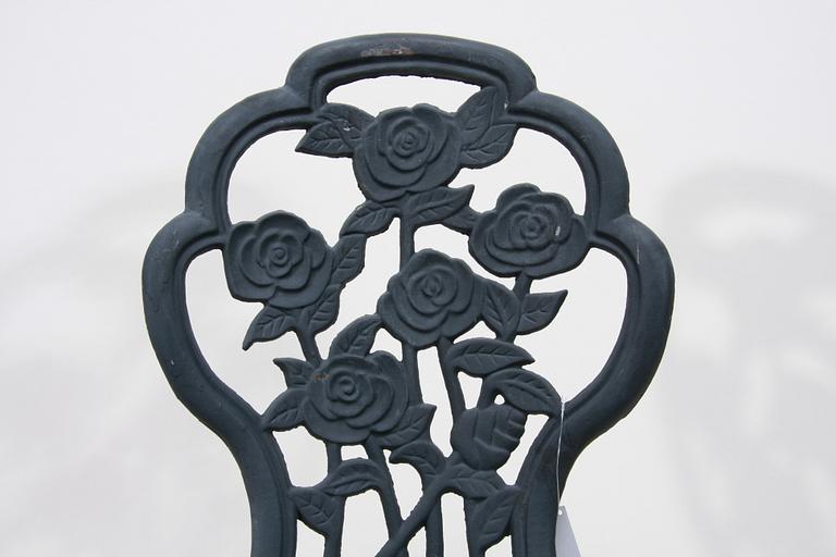 TRÄDGÅRDSMÖBLER, 4 delar, gjutjärn, 2000-tal.