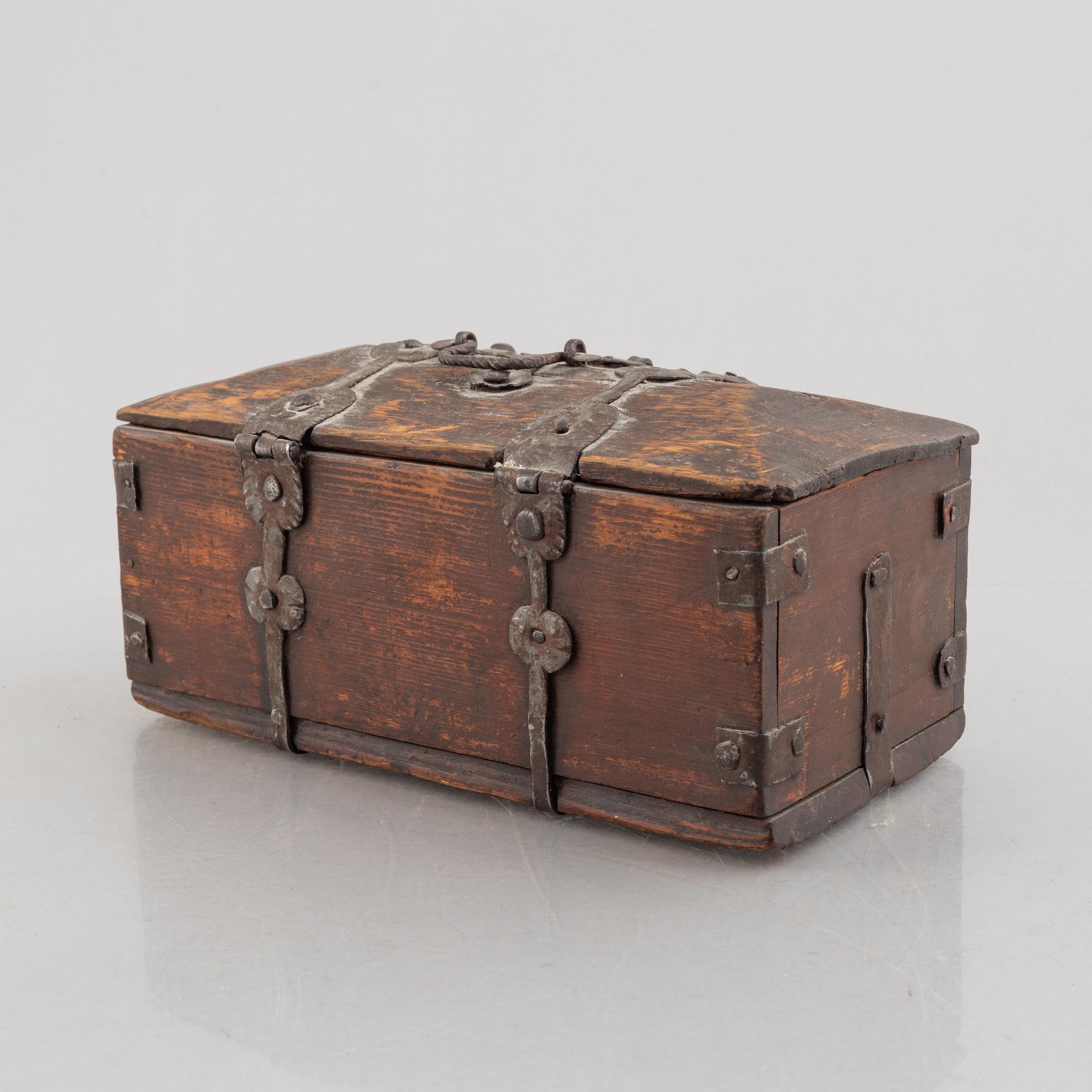 A Swedish baroque wooden box, 17th/18th century.