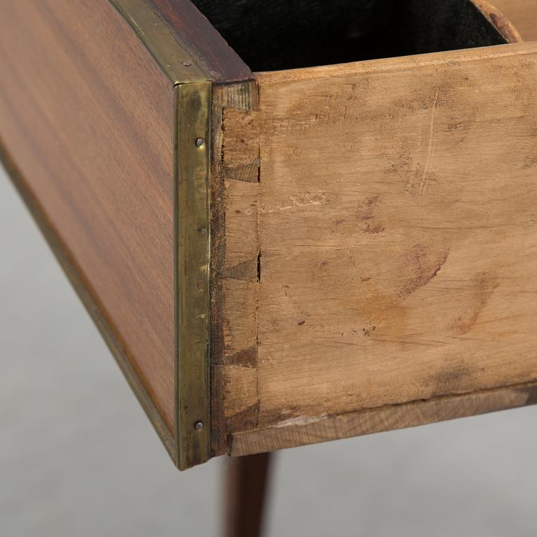 BORD, sengustavianskt, 1700-talets slut.
