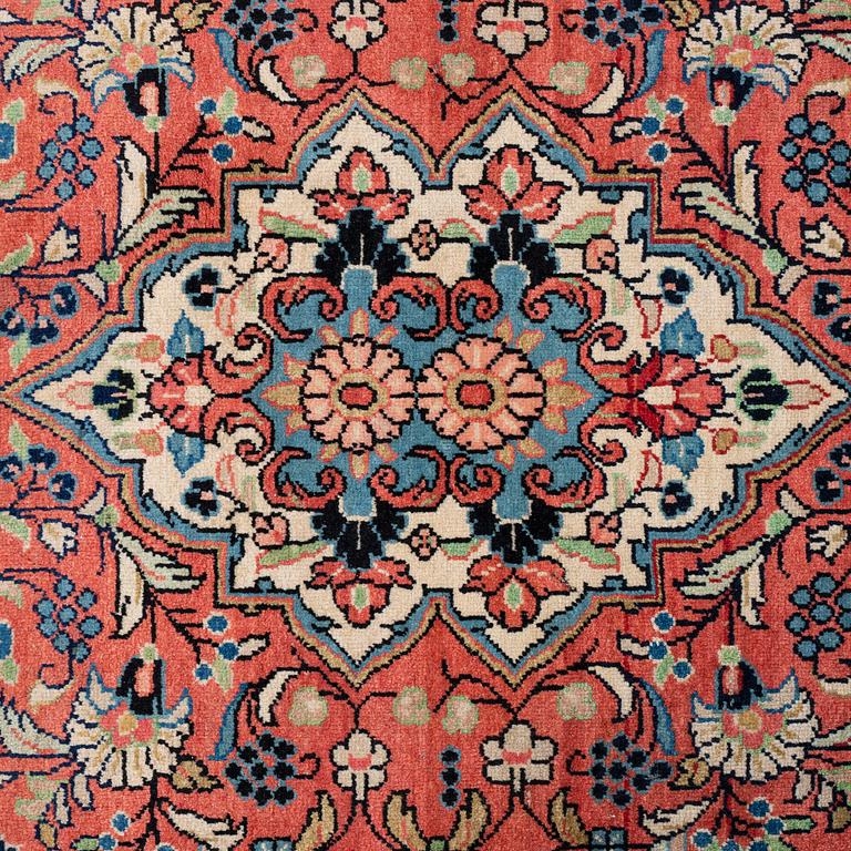 MATTA, old Mahal/Sarouk, ca 313 x 133 cm.