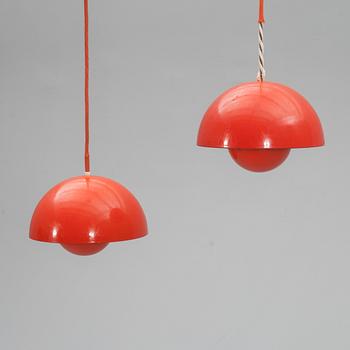 TAKARMATURER, ett par Flower Pot Verner Panton.