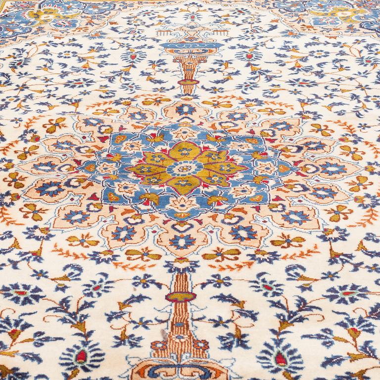 A CARPET, Yazd. Around 340 x 242 cm.