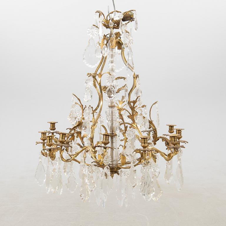 Chandelier in the Louis XV style, late 19th century.