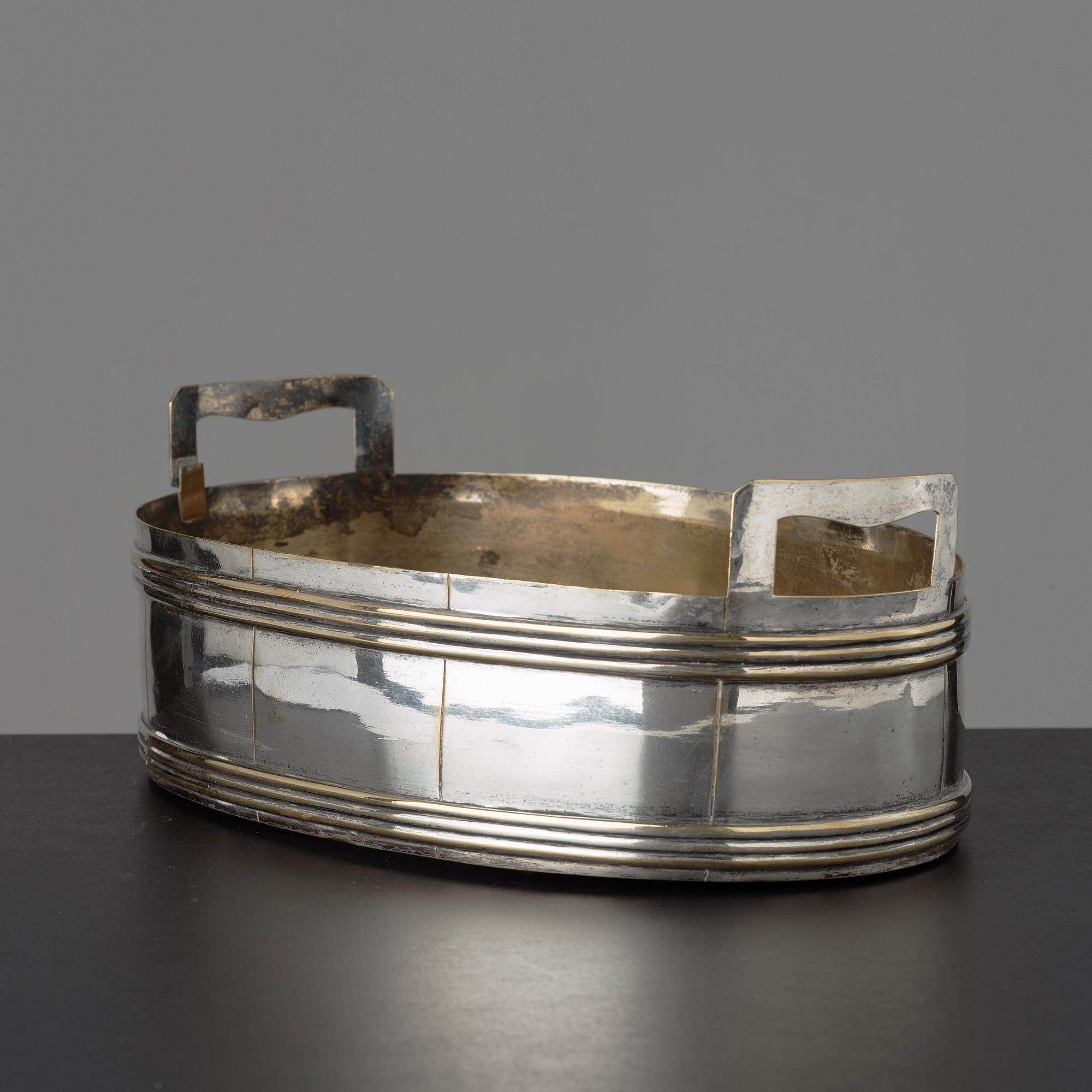 A late Gustavian early 18th century deep dish.