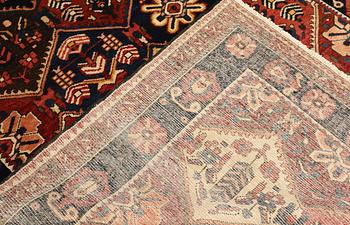 A rug, Bakhtiari, approx. 296 x 159 cm.