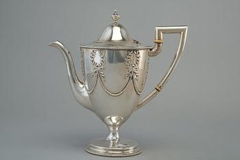 A TEE AND COFFEE SERVICE, 5 pcs. Sterling silver. J. E. Caldwell Philadephia Pennsylvania USA late 1800 s. Vikt 3012 g.