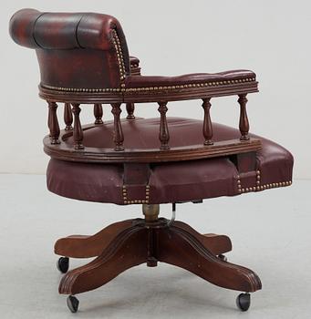 SKRIVBORDSSTOL, Engelsk stil, Norge, 1900-talets andra hälft.