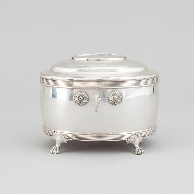 A swedish silver sugar box, mark or Oscar Sjögren, Stockholm 1918.