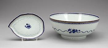 BÅLSKÅL samt FAT, porslin, Kina. Jiaqing (1796-1820).