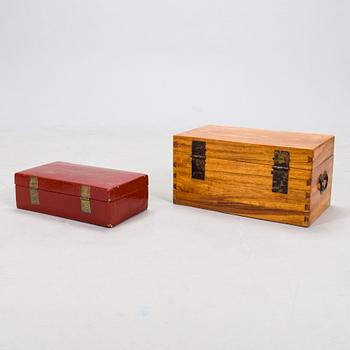 Two Chinese boxes, 20th Century.