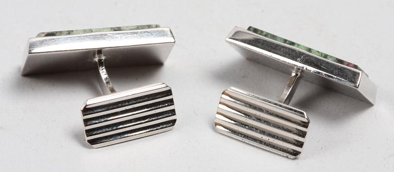 MANSCHETTKNAPPAR, ett par, silver, sten. Svenska importstämplar. Troligen 1970-tal.