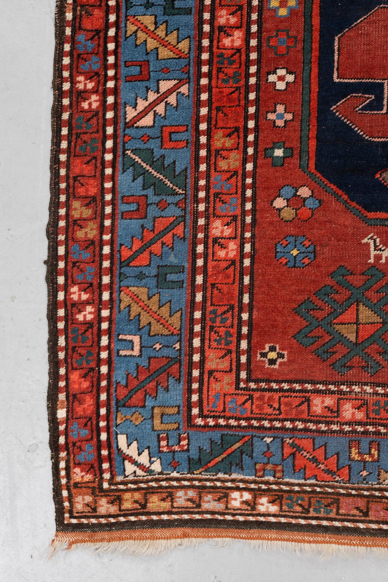 Matta, antik s.k. "Cloud band Kazak", ca 230 x 144 cm.