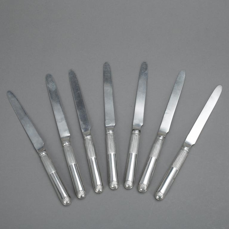 KNIVAR, silver, 6 + 1, bl.a. Johan Petter Grönvall, Stockholm, 1819. Vikt 320 g.