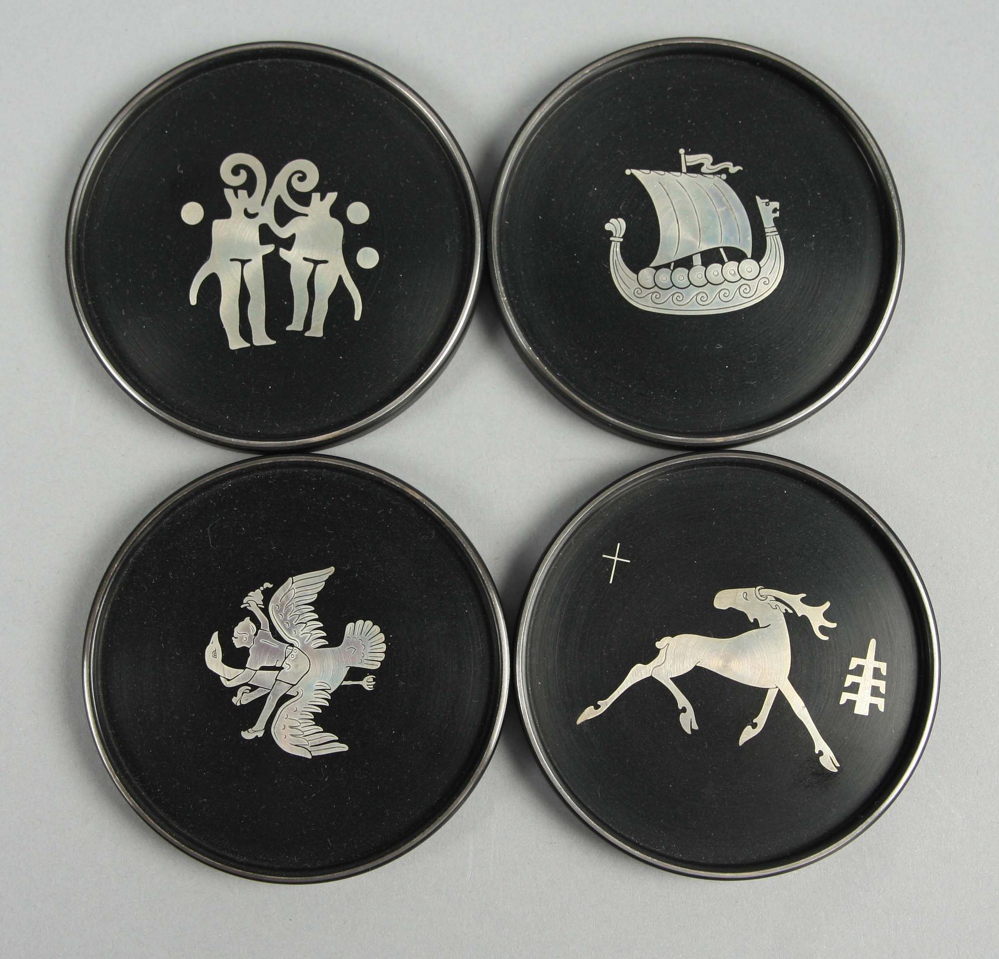 BRICKA med COASTERS, 4 st, bakelit och silver, 1961-64.