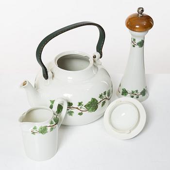 Service, 63 pieces, porcelain, Porcelaine de Paris, Limoges, France.