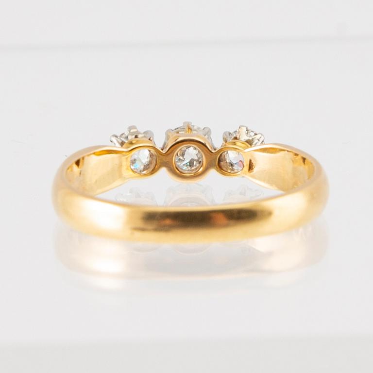 Ring 18K rött och vitt guld med gammalslipade diamanter, Olaus Andersson Landskrona 1883.