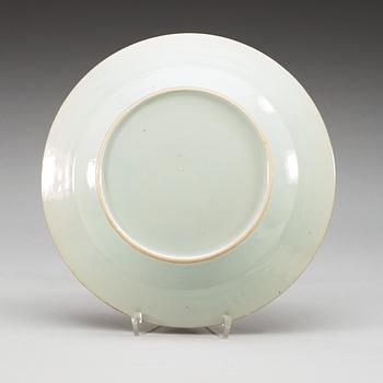 A set of 16 famille rose dinner plates, Qing dynasty, Qianlong (1736-95).
