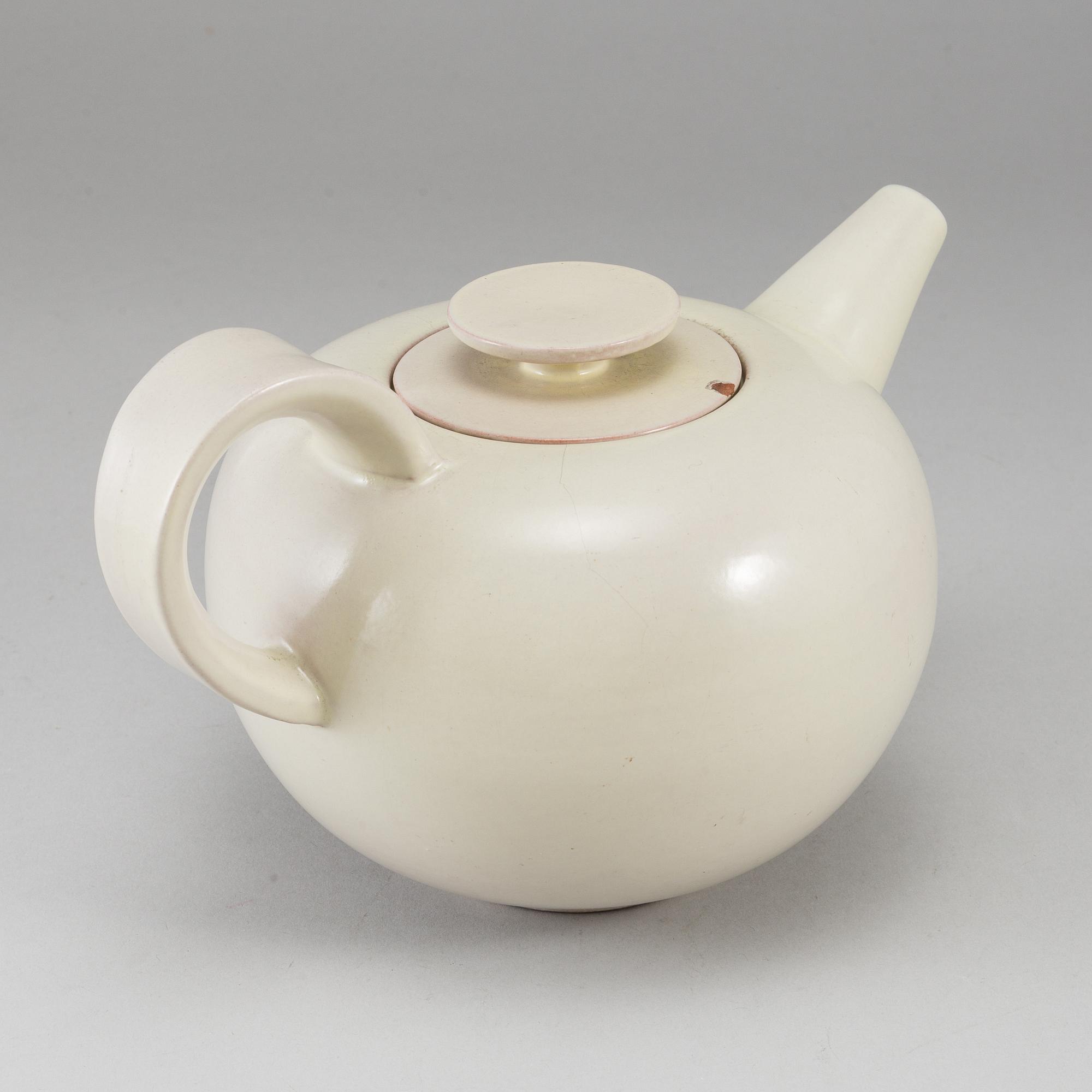 OTTO LINDIG, an earthenware tea pot from Karlsruhe, Germany.