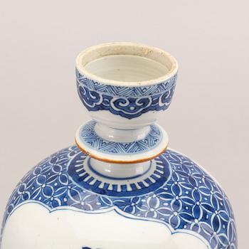 Vas, porslin. Qingdynastin, Kangxi (1662-1722).