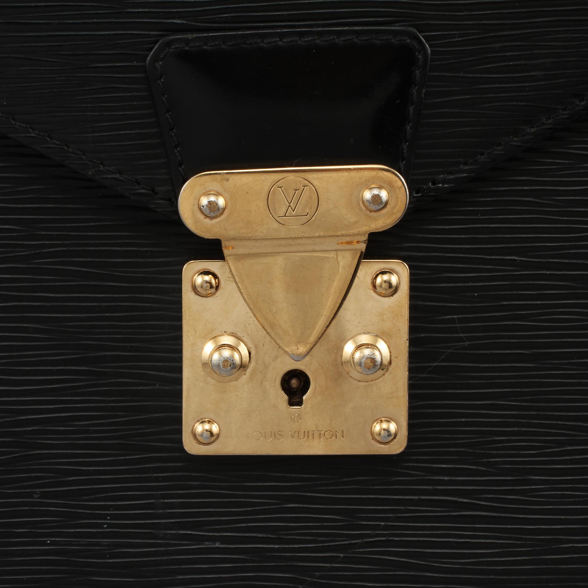 PORTFÖLJ, "Serviette conseiller ambassadeure Epi", Louis Vuitton.