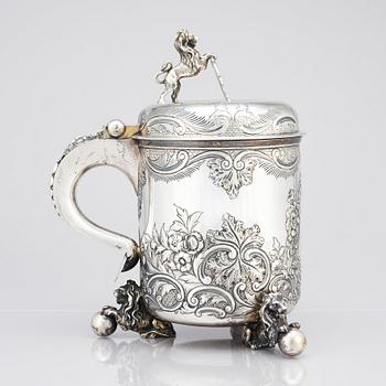 A Swedish 20th century parcel-gilt tankard, CG Hallberg, Stockholm 1916.