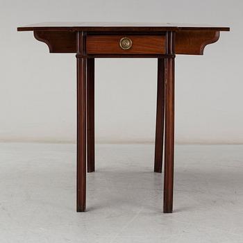 A late Gustavian mahogany dropleaf tablefrom around 1800.