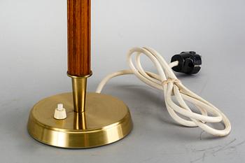 A mid 1900s table lamp.