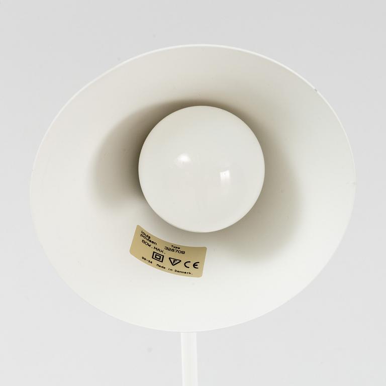 Arne Jacobsen, golvlampa, "AJ", Louis Poulsen, Danmark.