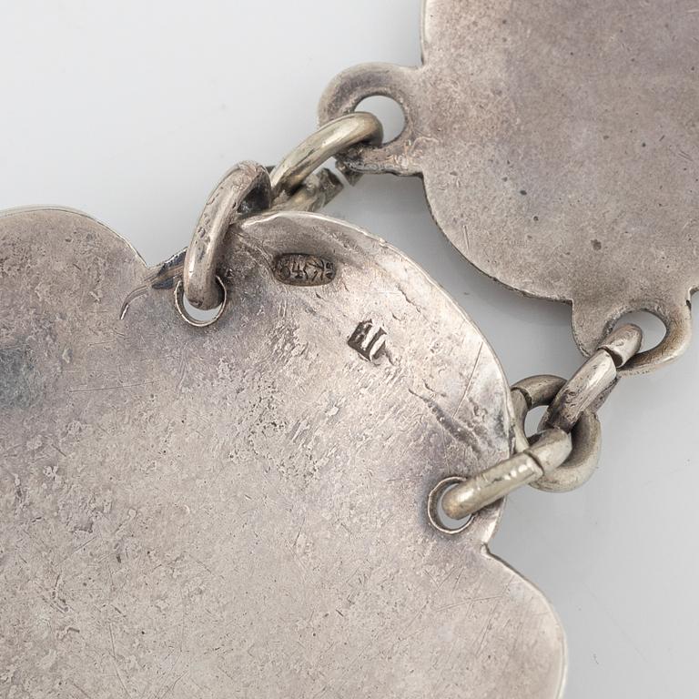 Skärp samt hänge, silver, omkring år 1900.
