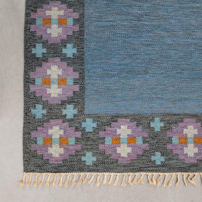 Rug, flat weave, signed BS, Sweden, approx. 220 x 162 cm.