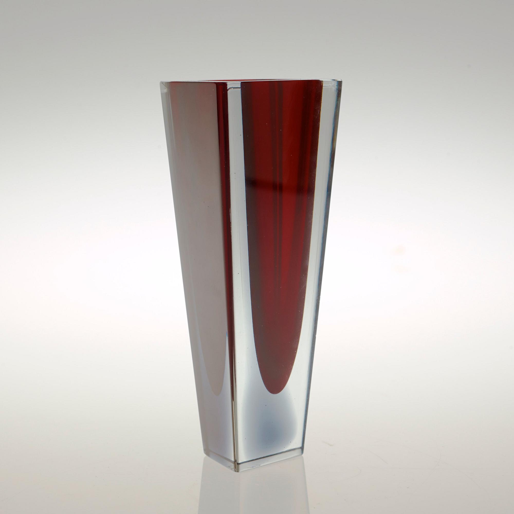 A Kaj Franck 'Prism' glass vase, Nuutajärvi, Notsjö, Finland 1959.