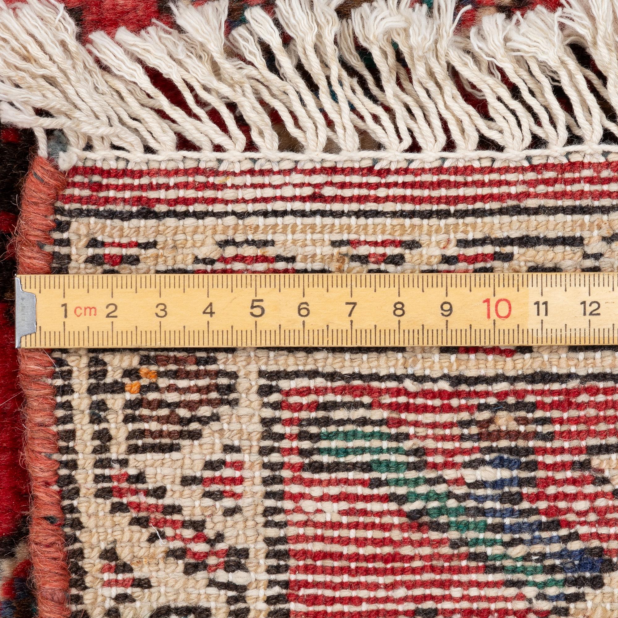 Matta, Hamadan, ca 269 x 159 cm.