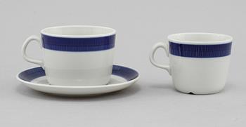 SERVISDELAR, 12 st, porslin, "Koka Blå", Hertha Bengtsson, Rörstrand, 1956-1988.
