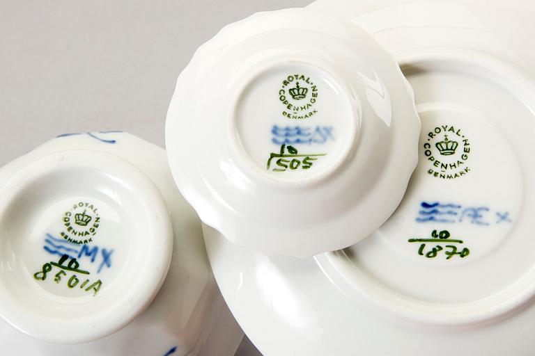 Royal Copenhagen, dinner service "Blue flower", 43 pcs Denmark mid / second half of the 20th century.