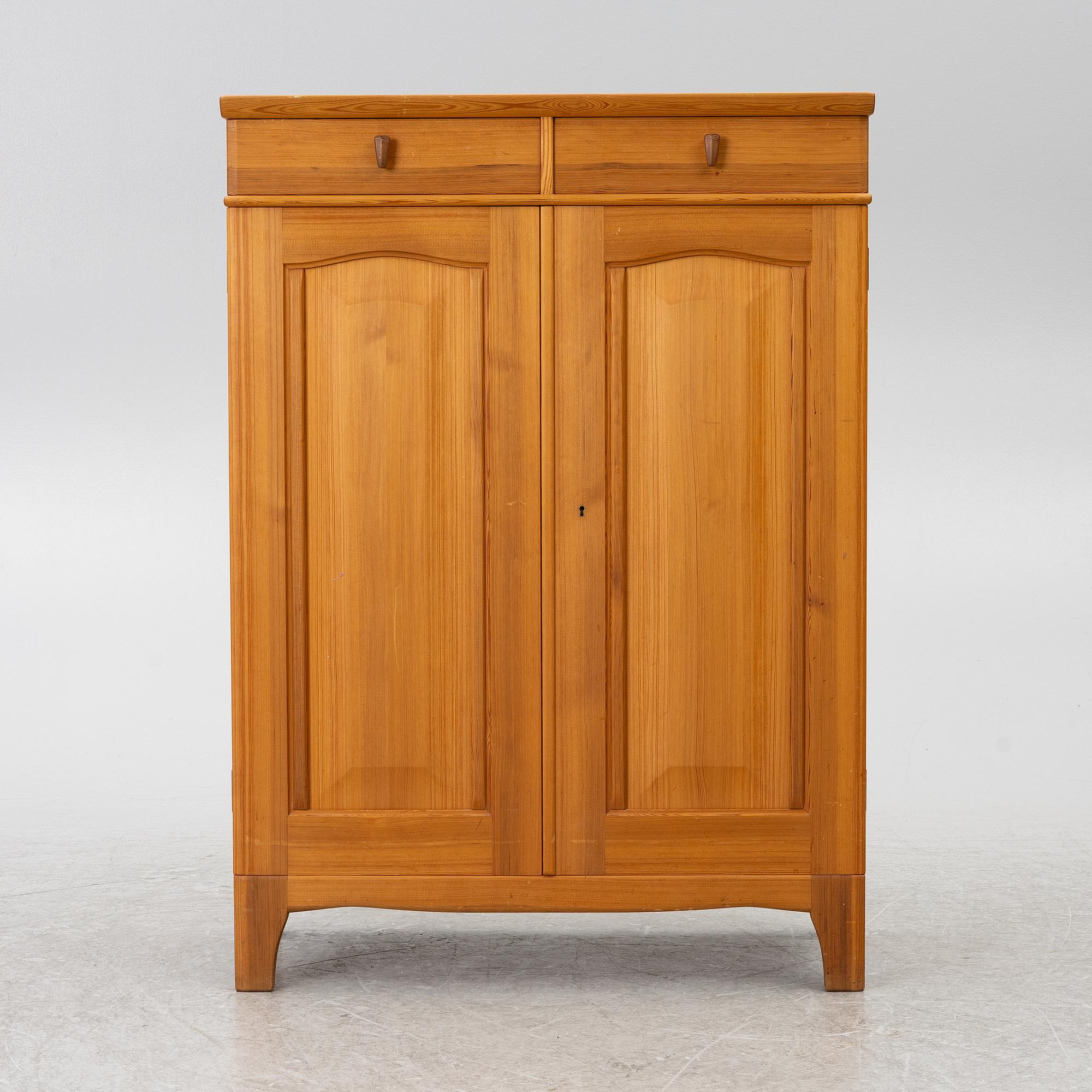 Carl Malmsten, a 'Husmorslyan' sideboard.