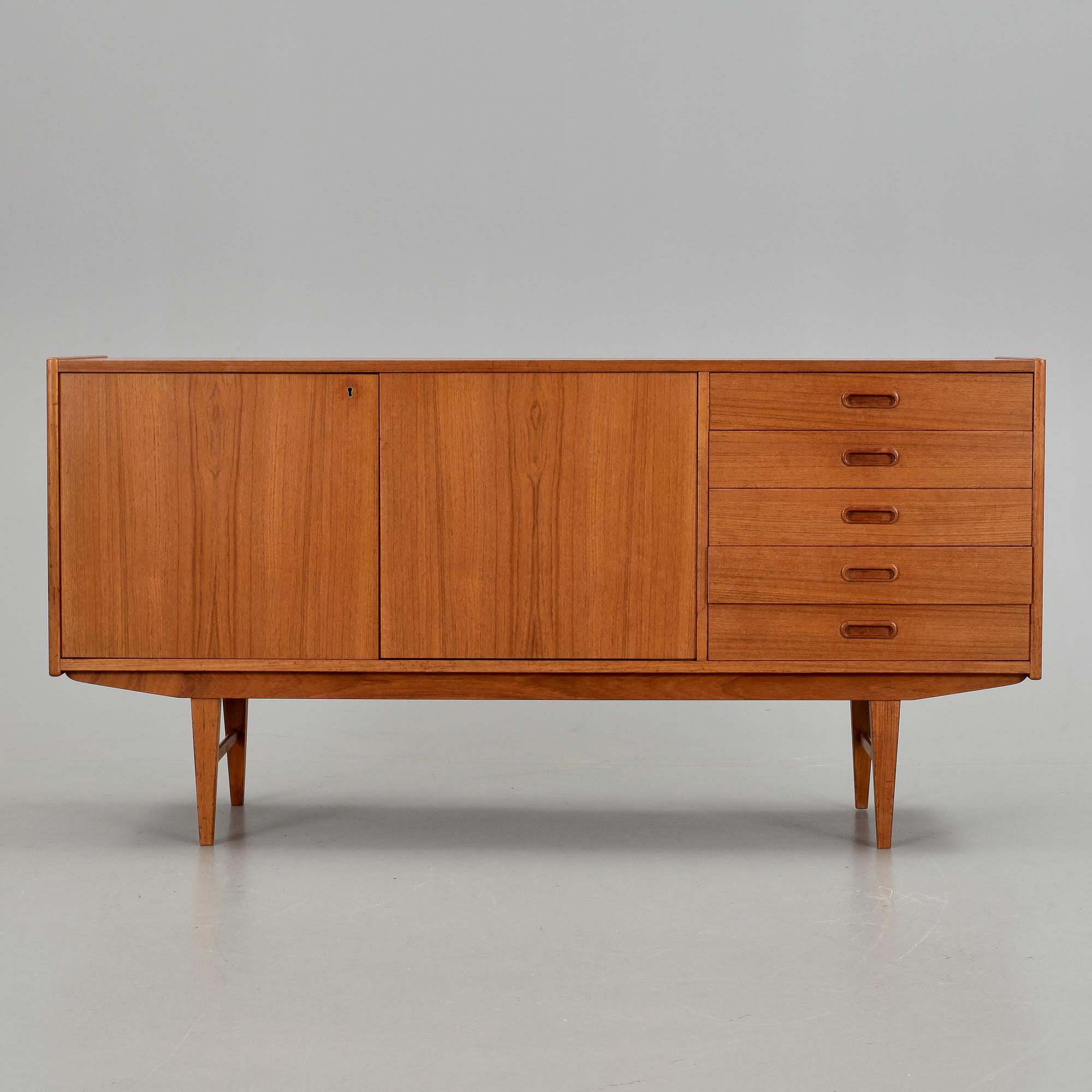 SIDEBOARD, 1900-talets andra hälft.