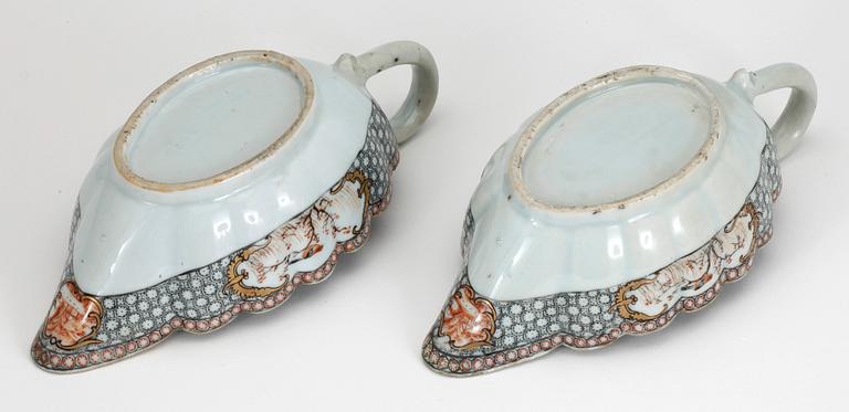 SÅSSNIPOR, ett par, kompaniporslin, ett par.
Kina, Qianlong 1700-tal.