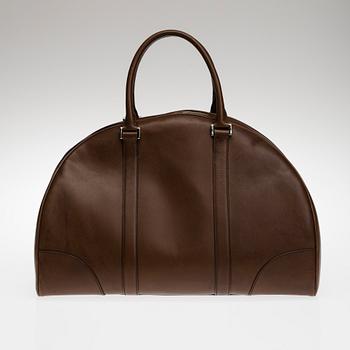 LAUKKU, Prada.
