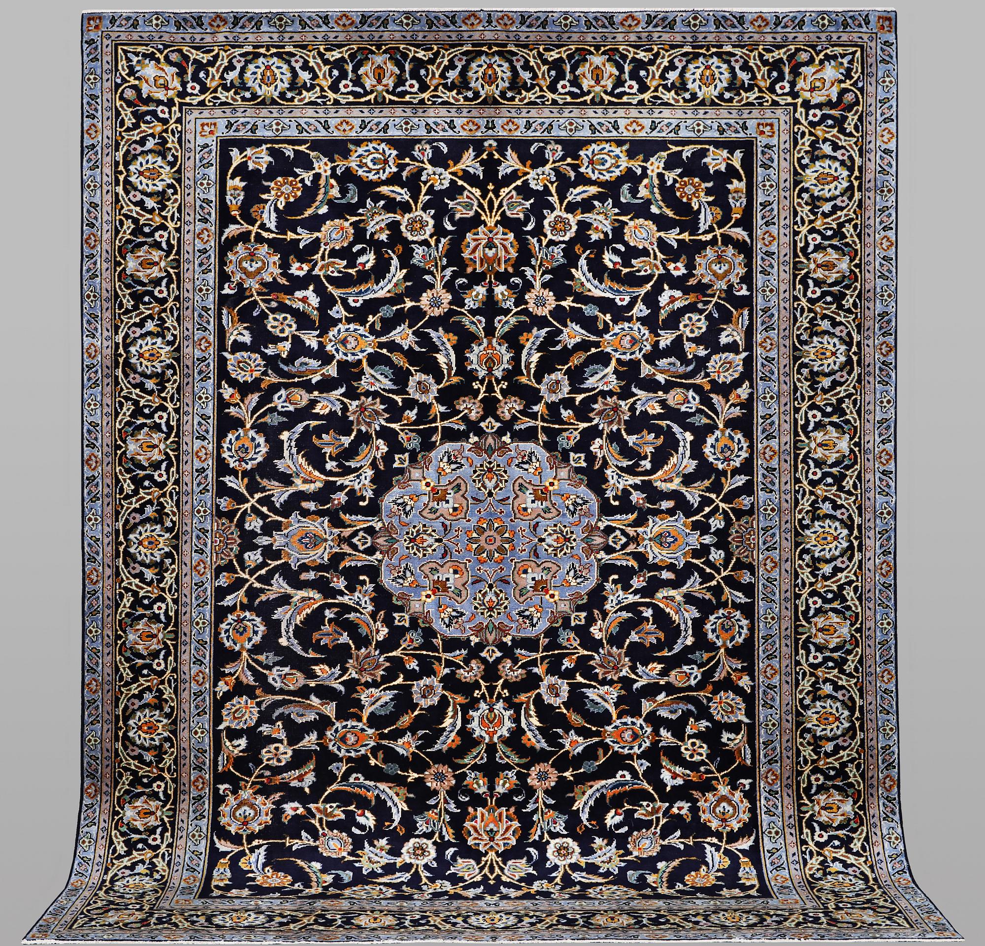 Matta, Keshan, ca 278 x 208 cm.