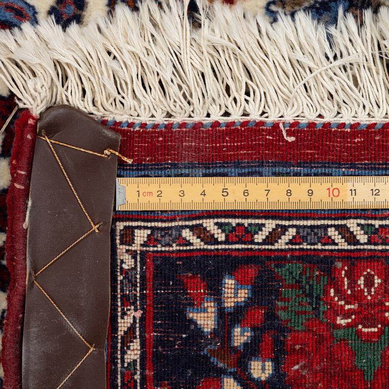Aso-called "Rosen Bidjar" rug, a. 213 x 138 cm.