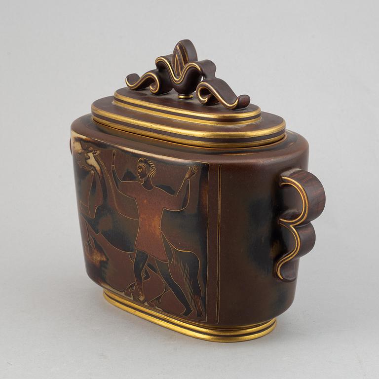 Gunnar Nylund, a lidded porcelain vase, 'Flambé', Rörstrand Lidköping.